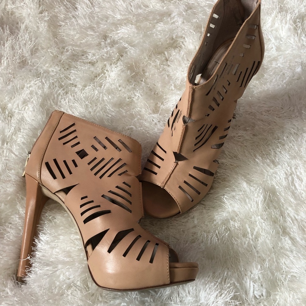 Tan heels!